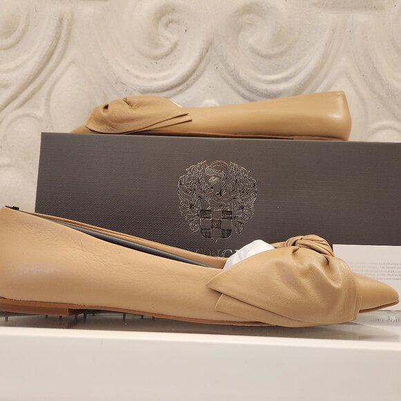 Vince Camuto Bowmel Flats. NIB. Cream Tan Napa. Size 11. NIB - Picture 1 of 12